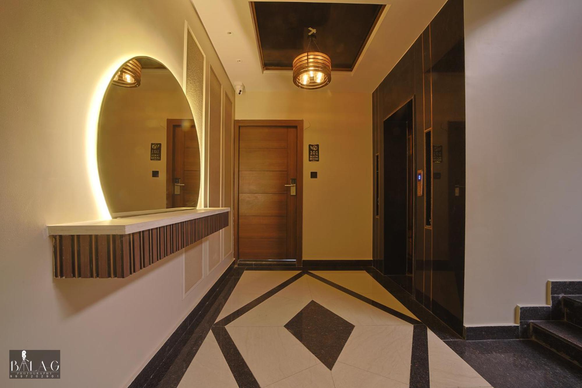 Hotel Golden Peacock Haridwār Екстериор снимка