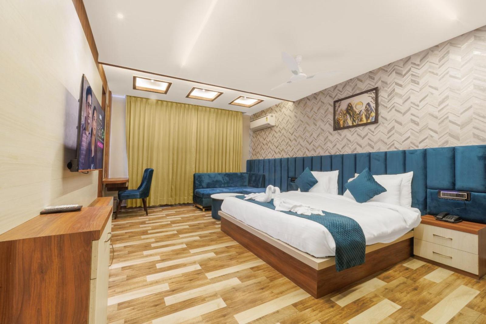 Hotel Golden Peacock Haridwār Екстериор снимка